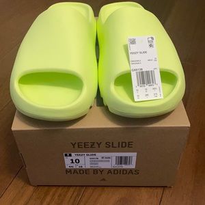 Yeezy Slide - Glow Green